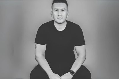 El agente se dedicaba a la creación de contenidos en redes sociales.