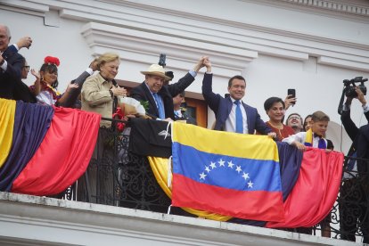 Edmundo González en compañía del Presidente de Ecuador, Daniel Noboa.