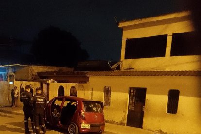 Las víctimas del ataque se movilizaban en este carro.