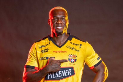 Felipe Caicedo fue uno de los más ovacionados en la presentación de la plantilla 2025 de Barcelona