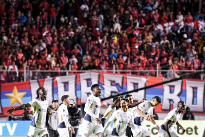 Liga de Quito se consagró campeón de la Supercopa Ecuador, luego de ganar en penales a El Nacional