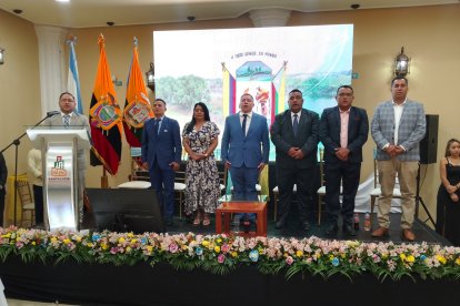 Autoridades asistieron a la sesión solemne de la cantonización.