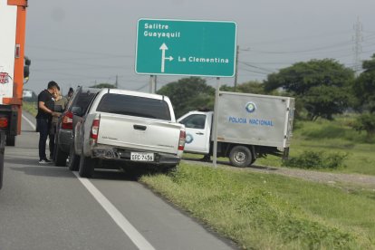 El cuerpo fue hallado centra del Puente Alterno Norte, en Durán.