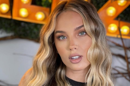 Oana Chelaru es una cantante rumana, que actualmente radica en Ecuador.