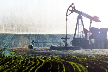 Las tensiones comerciales profundizan la crisis del petróleo.