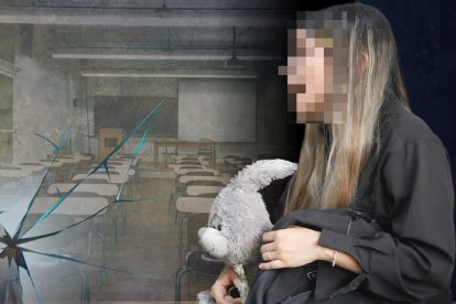 Mientras conversa con EXTRA, Roxana sostiene el peluche preferido y la maleta de su hijo Rick.