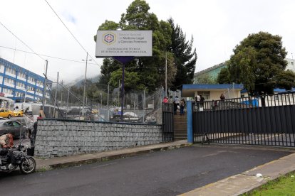 Los cuerpos fueron llevados a la morgue capitalina.