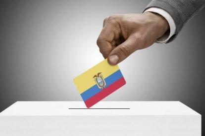 Los ecuatorianos vuelven a las urnas para elegir a los nuevos dirigentes del país.