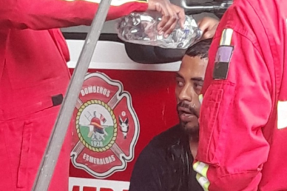 El ciudadano fue atendido por personal médico luego del intento de suicidio.