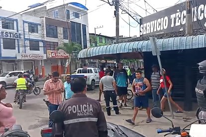 Una persona fue asesinada en pleno centro de Esmeraldas.