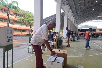 Con normalidad avanza la jornada electoral en Esmeraldas.
