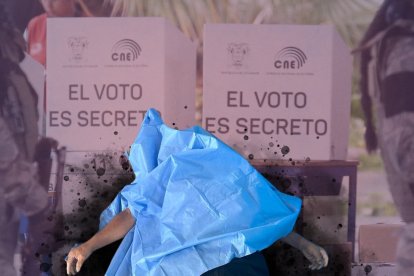 El sexagenario se desplomó cerca de las urnas.