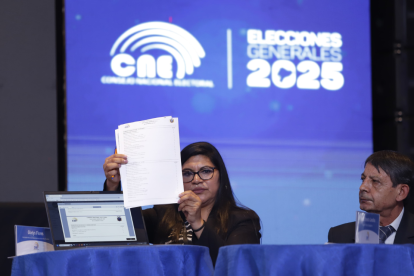 Hasta las 15:00 de este domingo 9 de febrero, el 55 % de los electores había ejercido su derecho al voto, según informó el CNE.