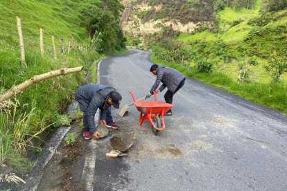 Personal del Municipio de Sigchos realizó una limpieza en las zonas afectadas.