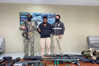 El ciudadano fue encontrado con armamento de gran alcance.