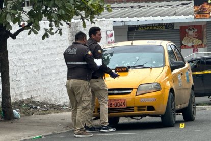 La Policía realizó el levantamiento de indicios en la escena del crimen.