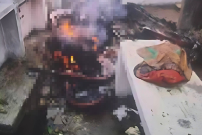 El cadáver fue incinerado en el cementerio de Tenguel.