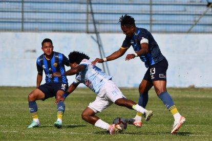 Manta FC durante un partido en su estadio Jocay.