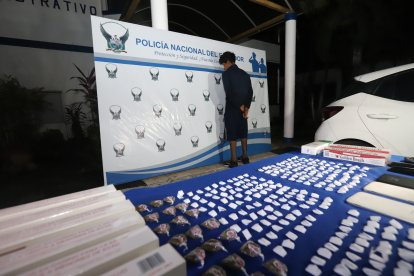 Estas fueron las evidencias halladas en una de las viviendas junto a la única persona detenida.