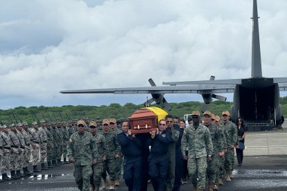 El cuerpo del teniente coronel Porfirio Cedeño Cedeño fue trasladado a Manabí.