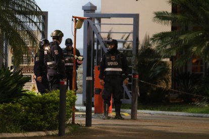 Luego del suceso violento del sábado, más guardias arribaron hacia la urbanización para reforzar la seguridad en el conjunto residencial.