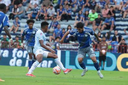Emelec recibe a Católica, en el estadio Capwell en el debut de LigaPro 2025.