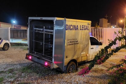 Cadáveres fueron hallados en vía de Santa Elena. Medicina Legal se los llevó.