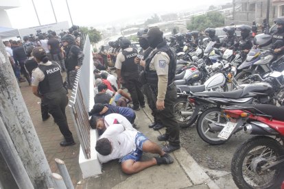 La Policía detuvo a 19 sujetos tras varios operativos.
