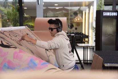 Las jornadas son de entre 10 y 15 horas diarias.