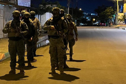 Las Fuerzas Armadas tienen como principal misión defender la soberanía y la integridad territorial.