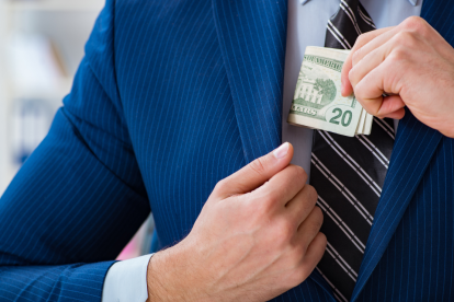 No solo los trabajadores en relación de dependencia reciben decimocuarta remuneración en Ecuador.