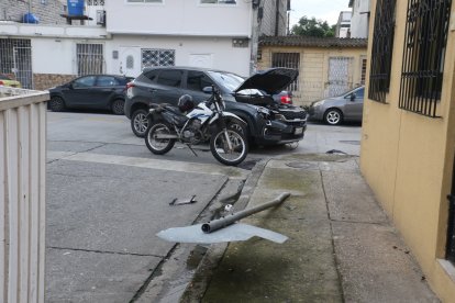 El vehículo siniestrado en Sauces 8, norte de Guayaquil.