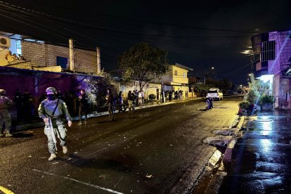 Hombre fue asesinado en el exterior de su vivienda, en Manta.