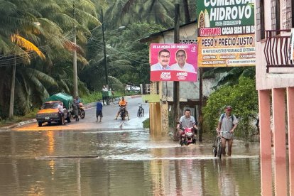 Intensas lluvias provocaron la crecida de algunos ríos en Portoviejo.