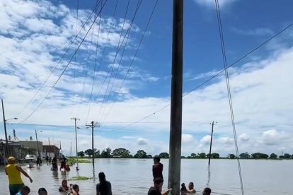 La gente aprovechó la época para gozar en el cantón Alfredo Baquerizo Moreno (Jujan).