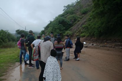 Hubo personas en El Oro que hicieron trasbordo para llegar a sus destinos.