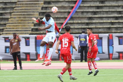 Tibio empate el que Macará y El Nacional sacaron el domingo en un estadio Olímpico Atahualpa casi vacío