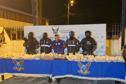 Un sujeto fue detenido en la incursión policial en Esmeraldas.