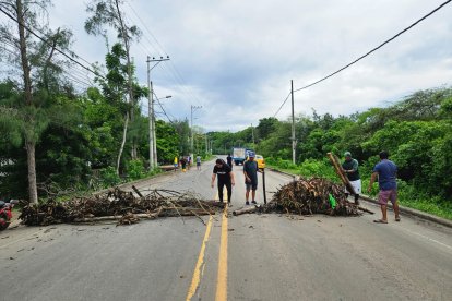 La Ruta del Spondylus fue despejada luego de un dialogo entre la alcaldesa de Santa Elena y los pobladores