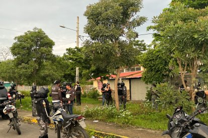 Al menos 20 detenidos en Manta.