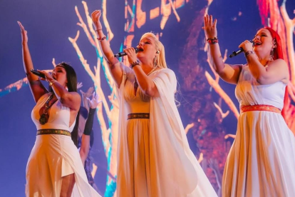 La agrupación ecuatoriana se presenta este viernes 28 de febrero en la final de la competencia folclórica de Viña del Mar 2025.