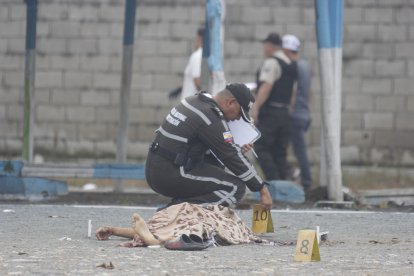 La Policía realizó el levantamiento de los indicios balísticos.