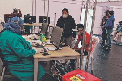 Para expertos en salud pública, Ecuador no estaría listo para hacer frente a otra pandemia, debido a que el país no goza de una política pública en salud.