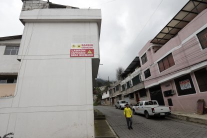 En la calle Inti se colocaron cámaras de seguridad y un letrero de advertencia para los delincuentes.