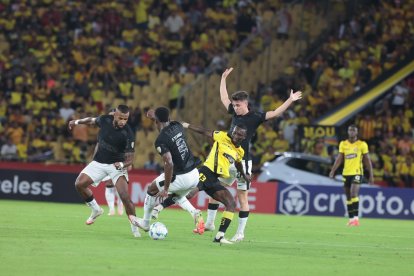 Barcelona SC y Corinthians pelean por clasificar a la fase de grupos de la Copa Libertadores 2025.