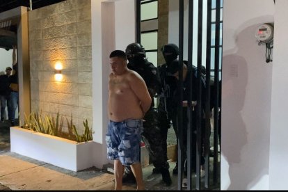 Presuntos miembros de Los Pepes fueron detenidos en Manta.