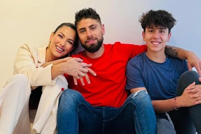 ALEJANDRA JARAMILLO JUNTO A SU NOVIO BETA Y A SU HIJO SEBASTIÁN

AG-EXTERNOS