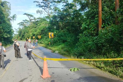 A la orilla de la carretera Piñas-Saracay descubrieron la cabeza de  Rosman Isidro Ajila.