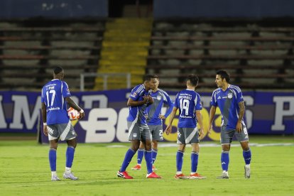 Emelec sigue en el fondo de la tabla de posiciones de la LigaPro 2025.