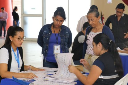 Los miembros de las Juntas Receptoras del Voto reciben compensación económica.
